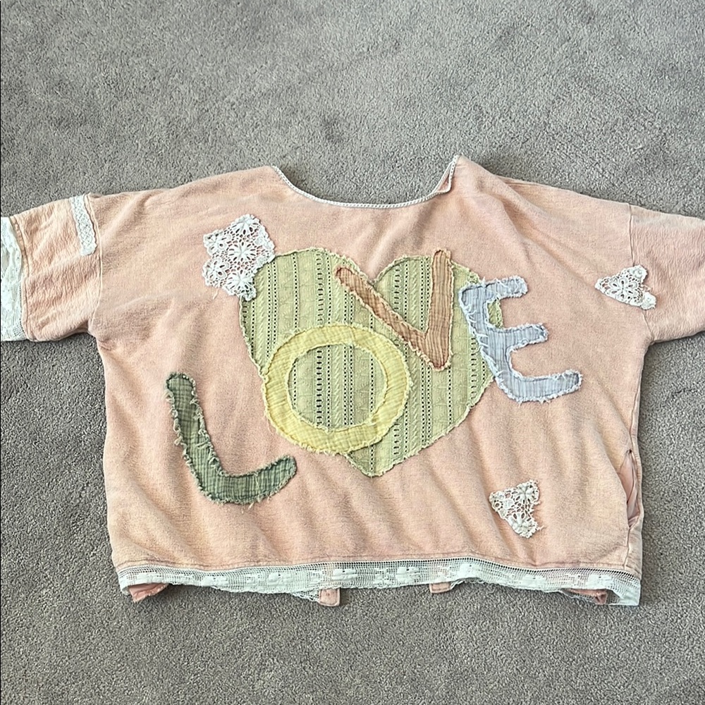 Oli & Hali Tee - Peach and Green